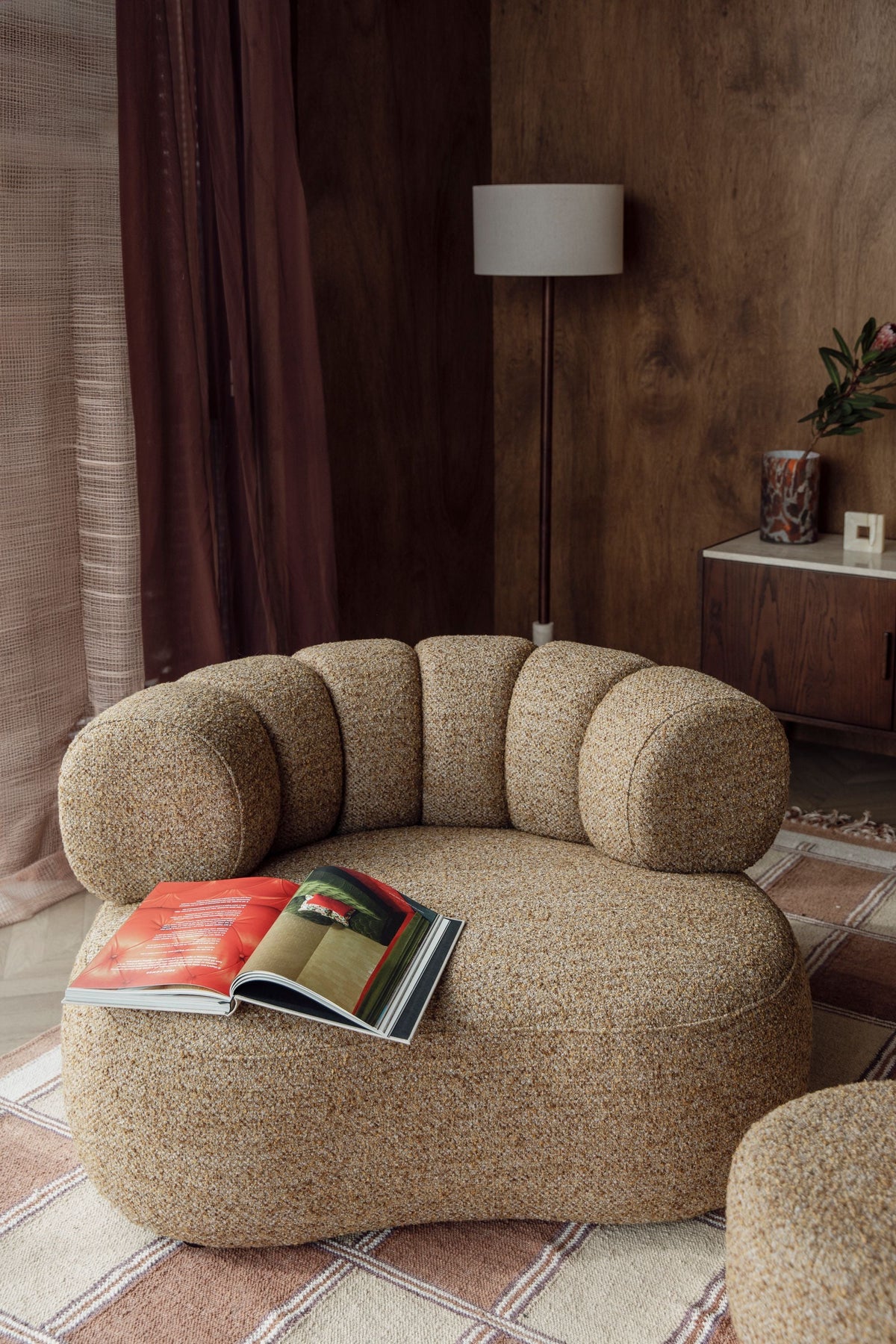 Dutchbone Loungesessel Duvane – Braun – im Wohnambiente