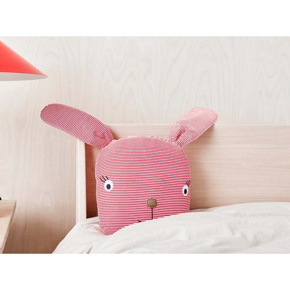 Rosie Kaninchen Kuscheltier aus Denim – H43 × L30 × B30 cm von OYOY MINI – weitere Produktansicht 4