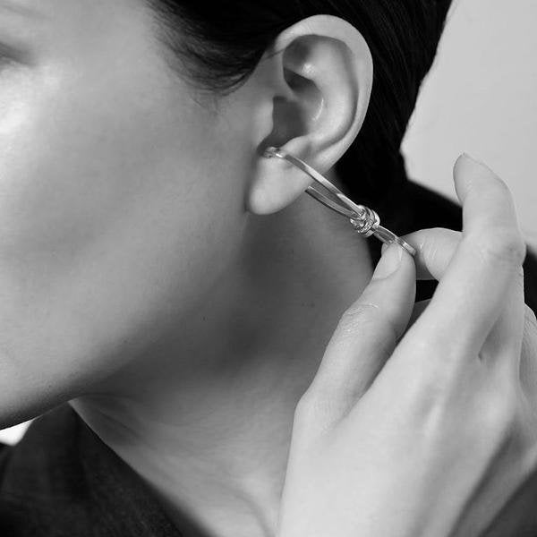 Ear Cuff „Knot Loop“ – Gold oder Silber von LanLivia