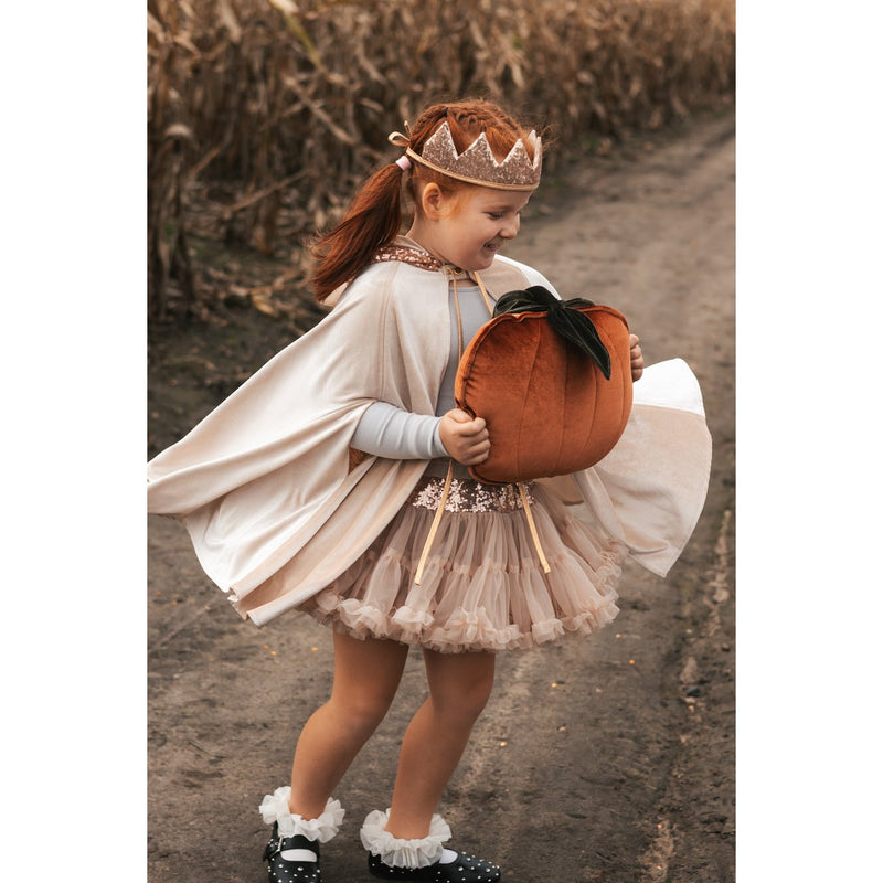 Zauberumhang mit Kapuze „Little Cream Riding Hood“