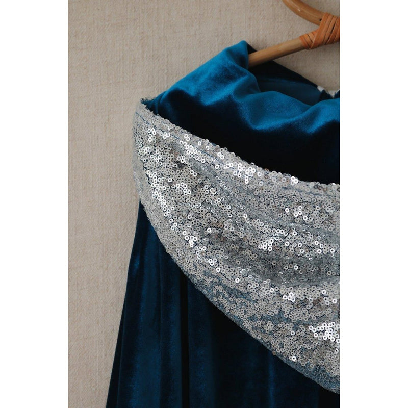 Zauberumhang „Snow Queen“ – Blau und Silber