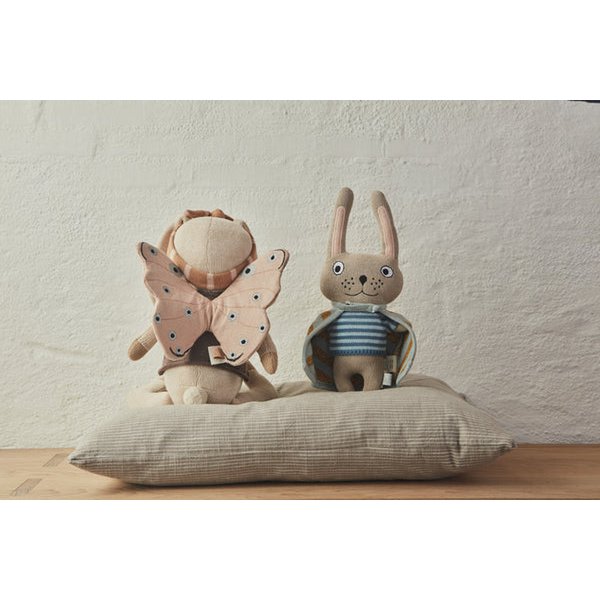 Baby Felix Kaninchen Kuscheltier – H32 × L14 × B8 cm von OYOY Living Design – weitere Produktansicht 4