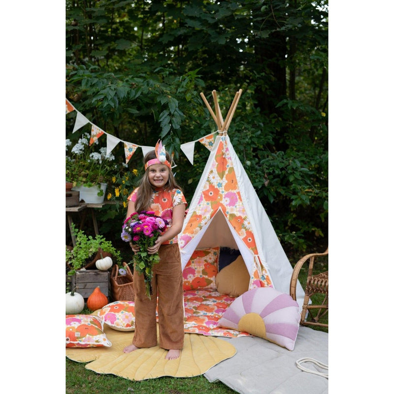 Tipi-Set „Picknick mit Blumen“ mit Spielmatte