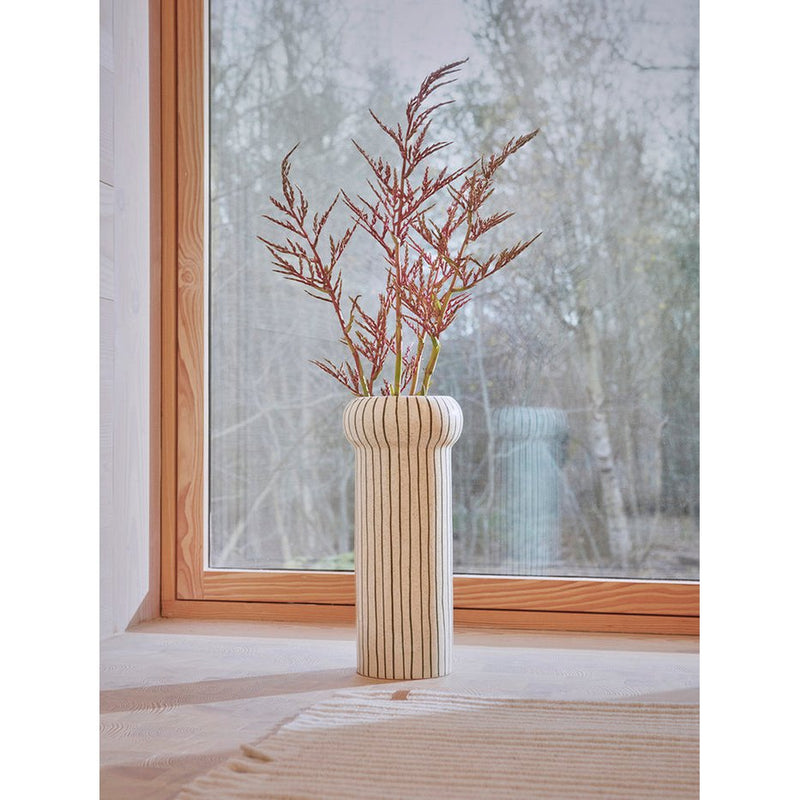 Aki Vase – Dunkelgrün – Ø18,5 × H42 cm von OYOY Living Design – weitere Produktansicht 2