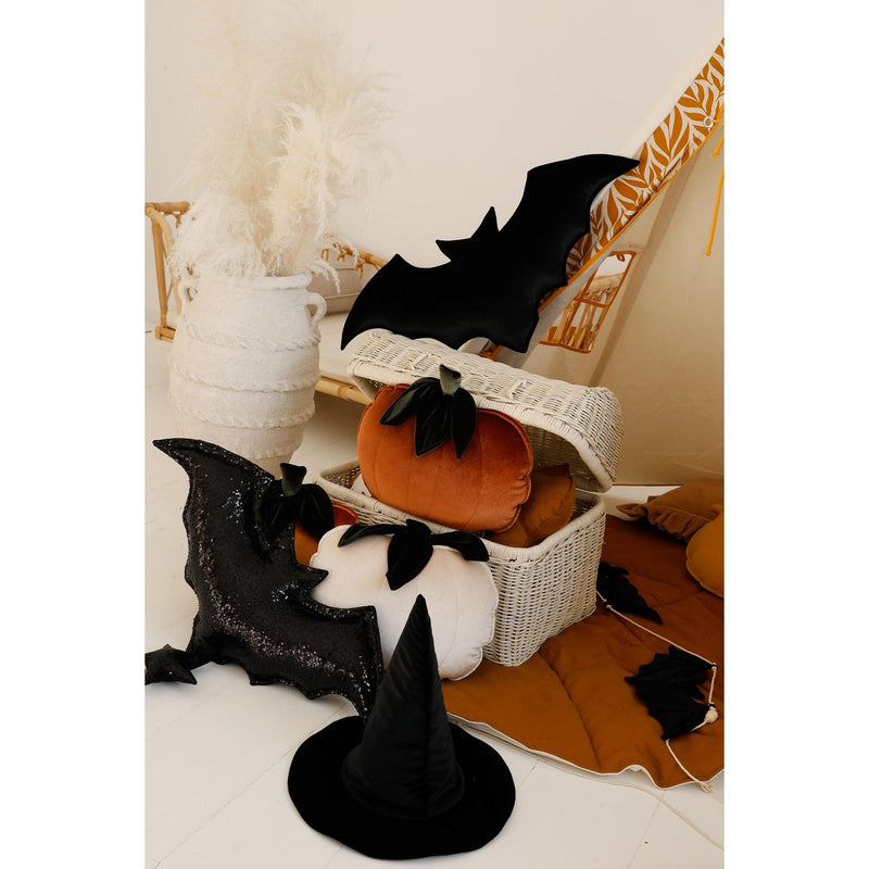 Pailletten-Fledermauskissen „Mrs. Boo“