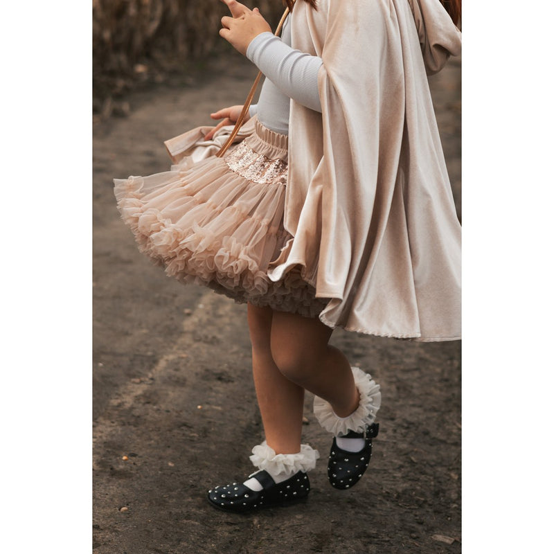 Zauberumhang mit Kapuze „Little Cream Riding Hood“