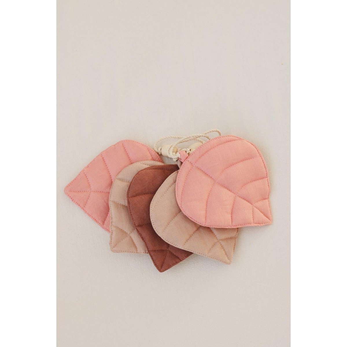 Moi Mili Leinengirlande „Rose Leaves“ – Produktansicht