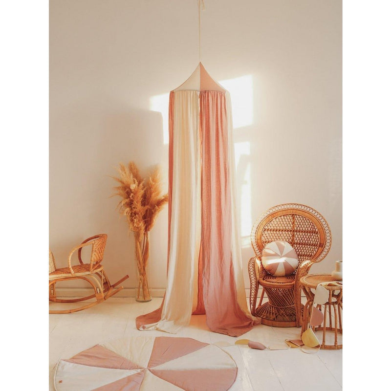 Baldachin „Blush Circus“