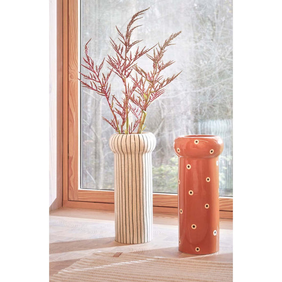 Aki Vase – Muskatnuss – Ø18,5 × H42 cm von OYOY Living Design – weitere Produktansicht 4