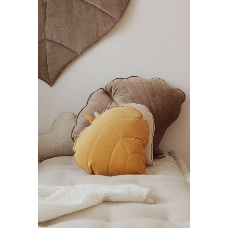 Samt-Blattkissen „Honey Leaf“