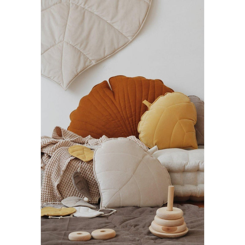 Samt-Blattkissen „Honey Leaf“