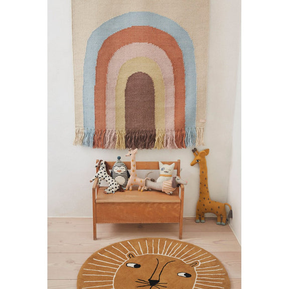 Baby Daisy Hund Kuscheltier – H15 × L32 × B7 cm von OYOY Living Design – weitere Produktansicht 2