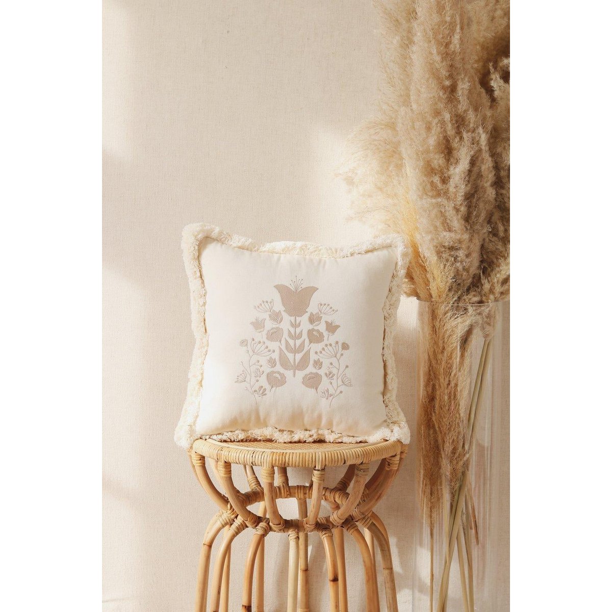 Moi Mili Boho-Kissen mit Stickerei – Produktansicht