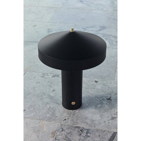 Hatto Tischleuchte – Ø30 × H41 cm von OYOY Living Design – weitere Produktansicht 2