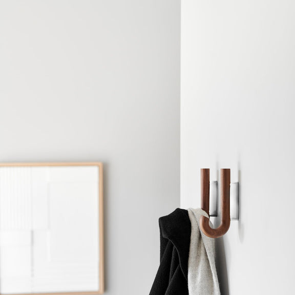 GEJST HOOK Mini-Wandhaken – Walnuss/Chrom – weitere Produktansicht 2