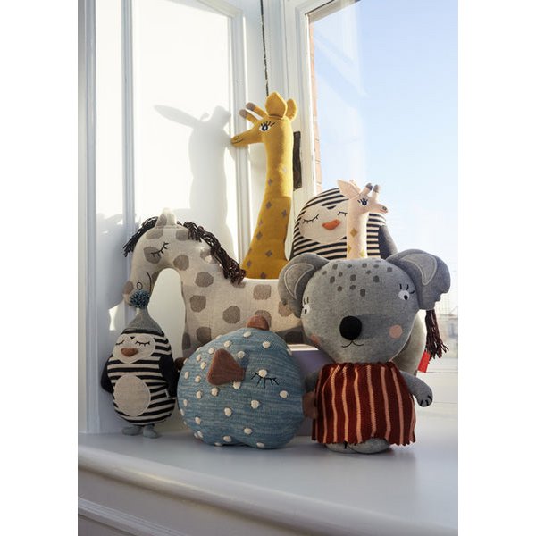 Baby Bob Pinguin Kuscheltier – H26 × L18 × B6 cm von OYOY MINI – weitere Produktansicht 4