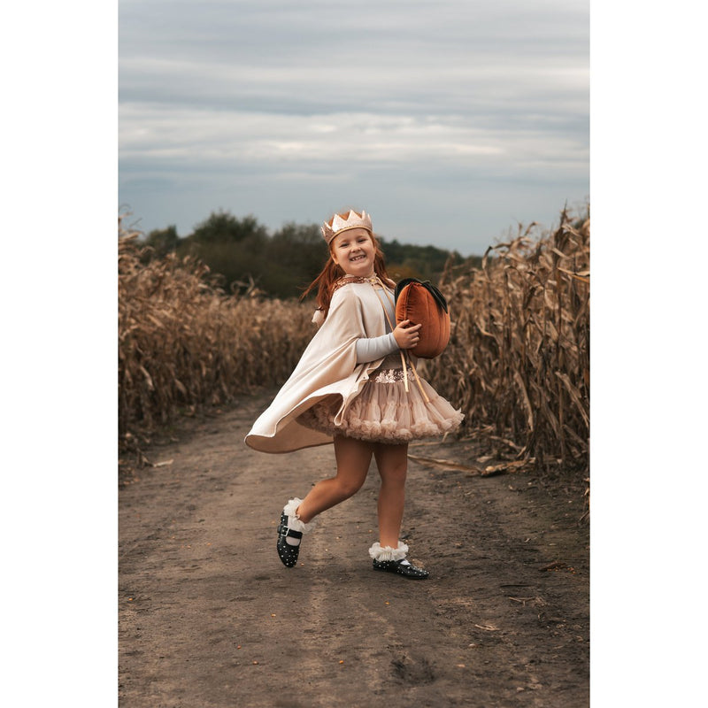 Zauberumhang mit Kapuze „Little Cream Riding Hood“