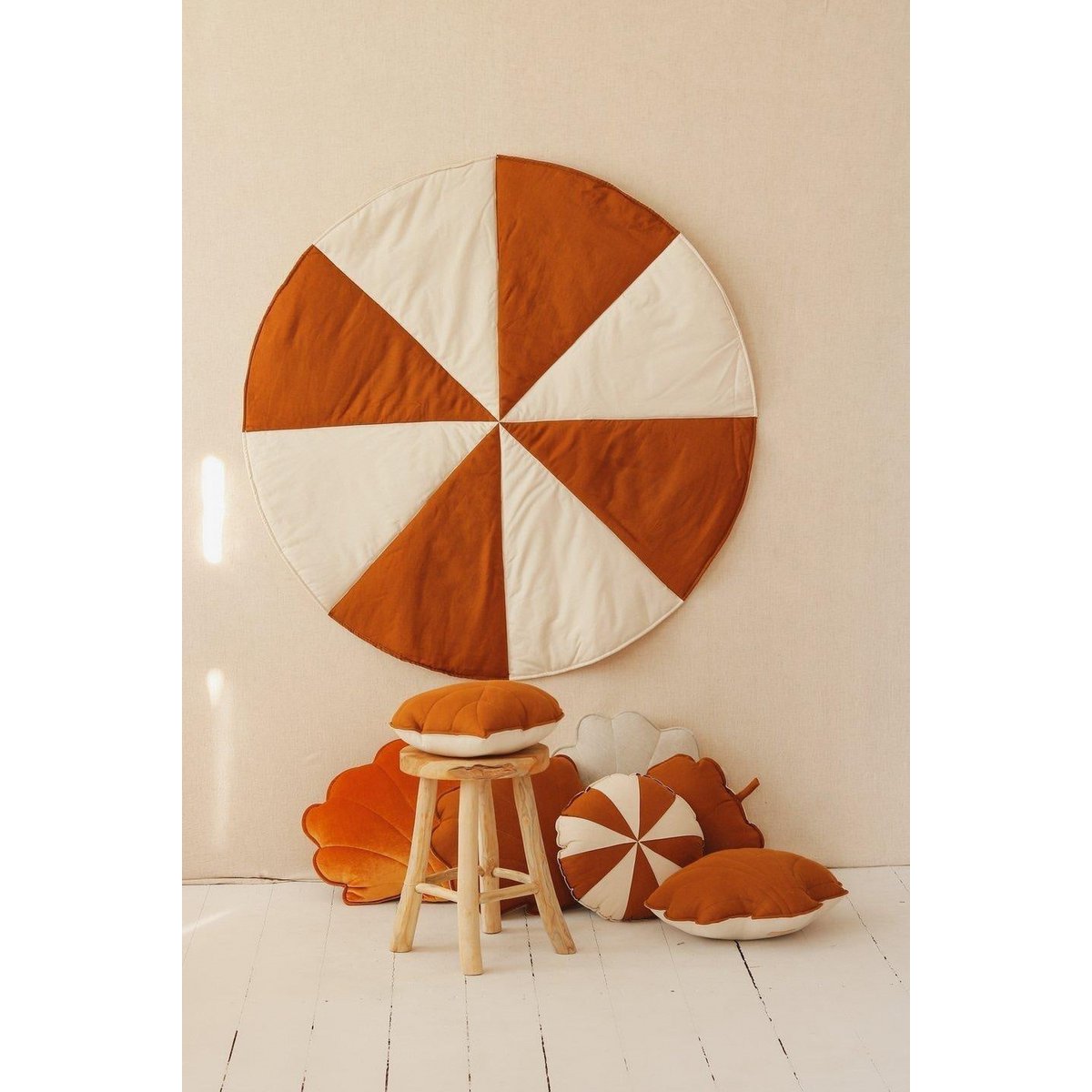 Moi Mili Runde Patchwork-Matte „Caramel Candy“ – Produktansicht