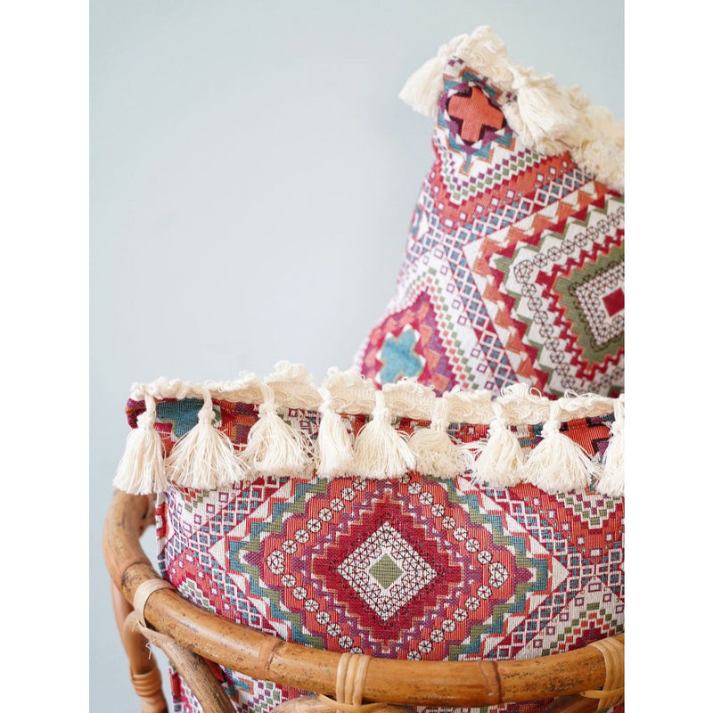 Dekoratives Nackenkissen im „Rosa Boho-Stil“ mit Fransen