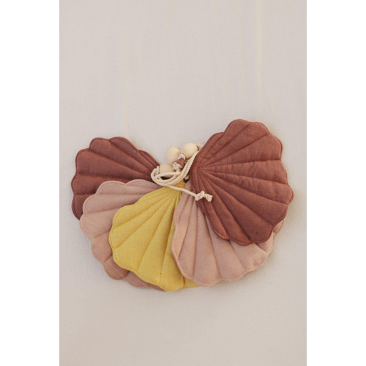 Moi Mili Leinengirlande „Marsala Shells“ – Produktansicht