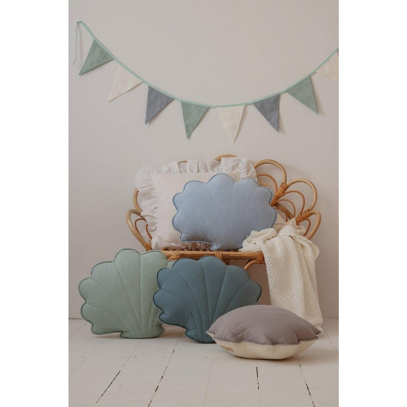 Muschelkissen aus Leinen „Babyblau“