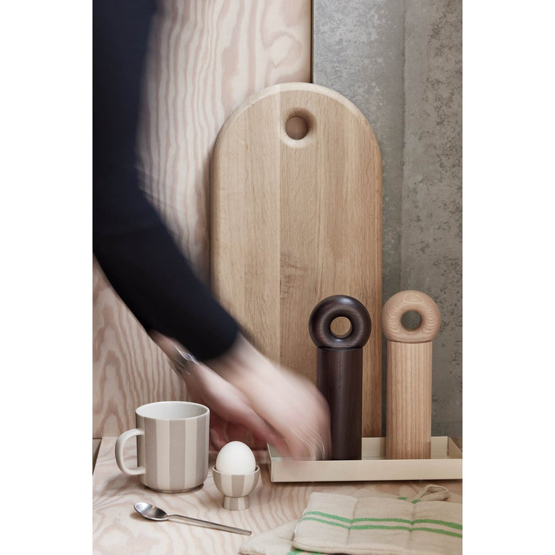 Hoop Gewürzmühle – groß von OYOY Living Design – weitere Produktansicht 3