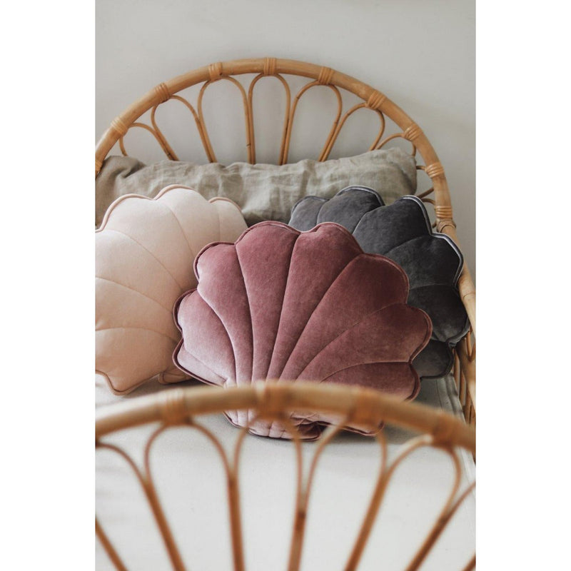 Samt-Muschelkissen „Cosmic Pearl“