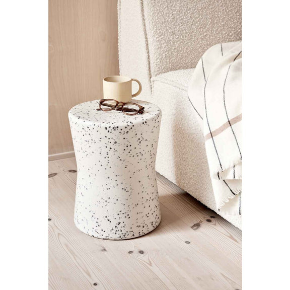 Trisse Hocker – recycelt von OYOY Living Design – weitere Produktansicht 2