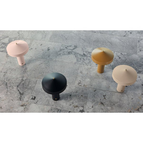 Hatto Tischleuchte – Ø30 × H41 cm von OYOY Living Design – weitere Produktansicht 4
