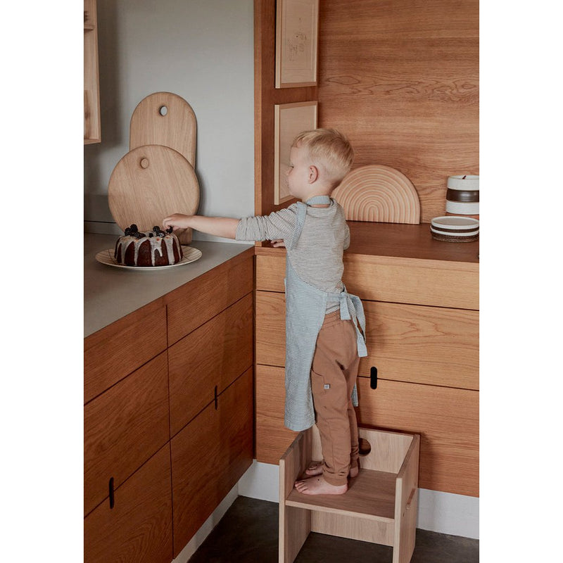 Yumi-Schneidebrett – H2 × L48 × B22,5 cm von OYOY Living Design – weitere Produktansicht 3