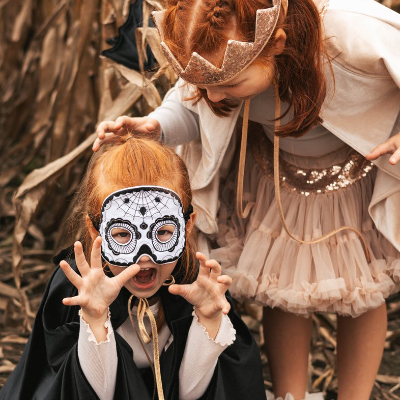 Zauberumhang mit Kapuze „Little Cream Riding Hood“