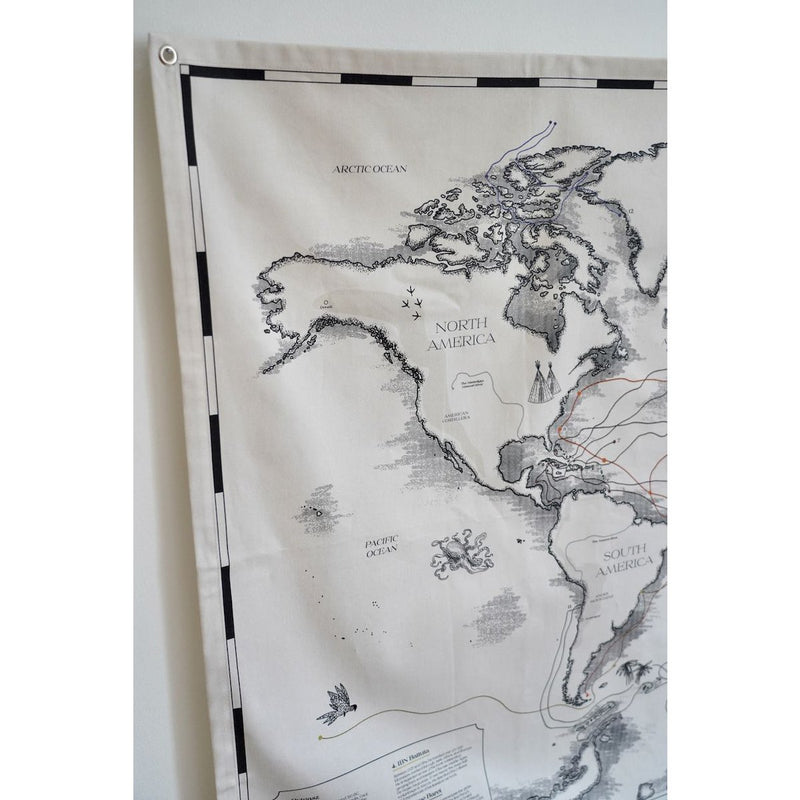 Baumwoll-Weltkarte „Reisende & ihre Wege“ – 142 × 89 cm