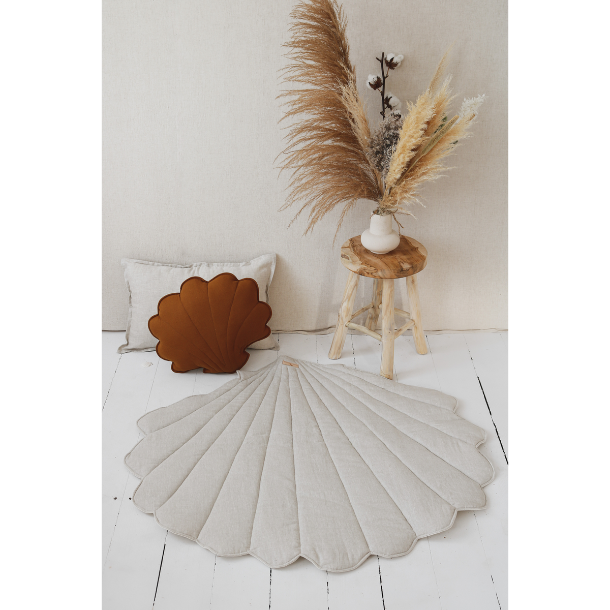Moi Mili Leinen-Muschelspielmatte „Sand“ – Produktansicht