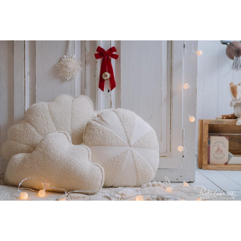 Bouclé-Muschelkissen „White Teddy“