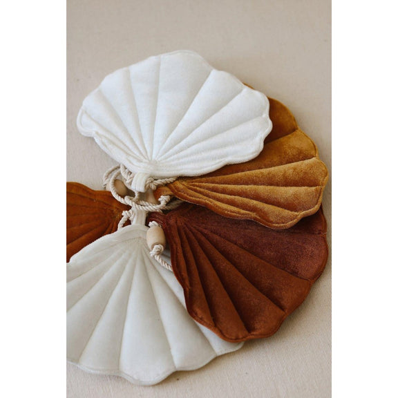 Moi Mili Samtgirlande mit Muscheln „Gold Pearl“ – Produktfoto 4